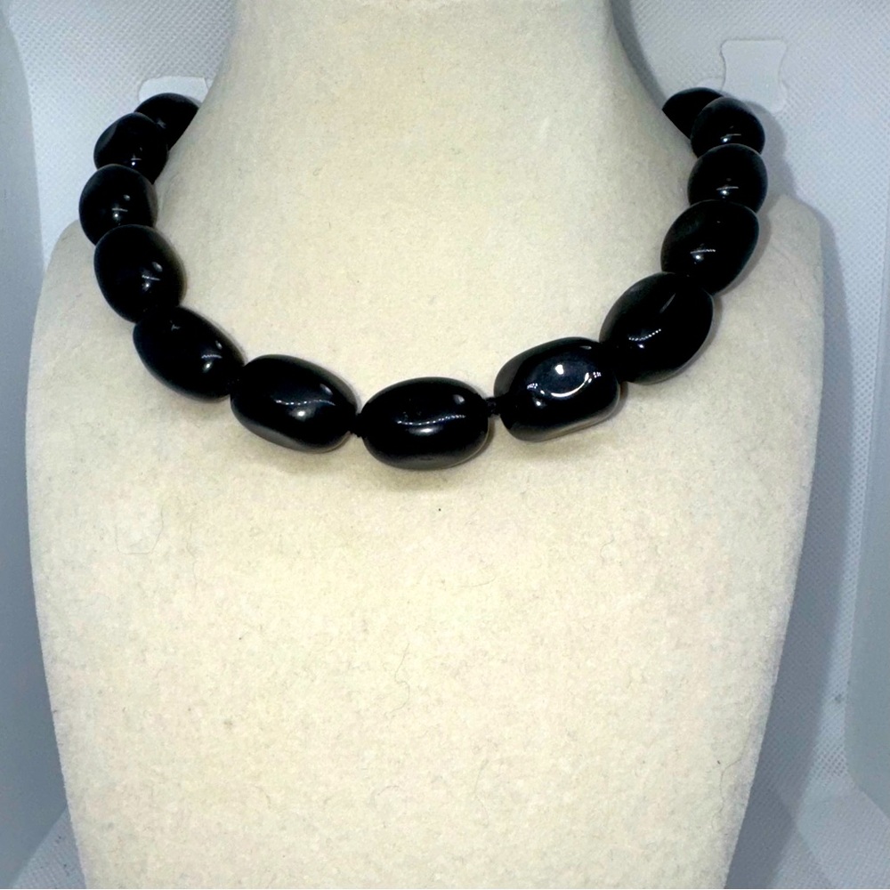 GSJ Elegant Black Onyx? Bead Necklace with Sterling Silver Clasp